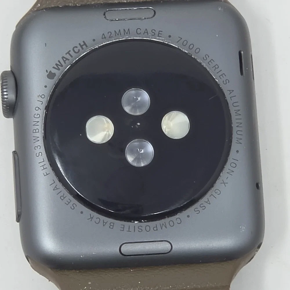 Apple Watch, 7000 Series, 42mm 2 Extra Bands. Works Great
